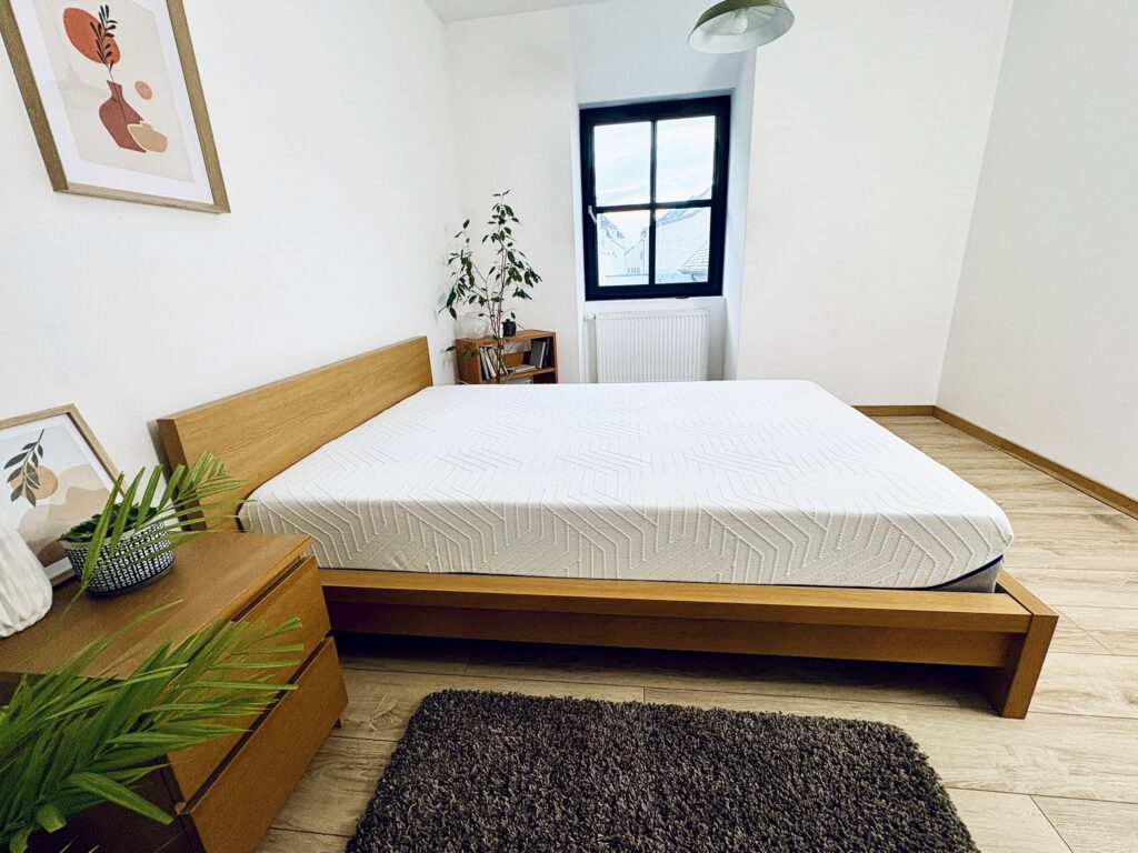 Mello Hybride installé dans la chambre, vue de trois quarts