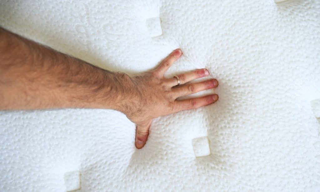 appuie sur le matelas Victoria de Morphea