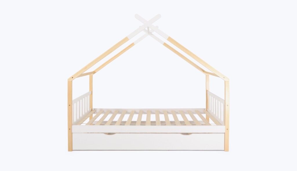 Lit cabane Odyssée en situation dans une chambre d'enfant