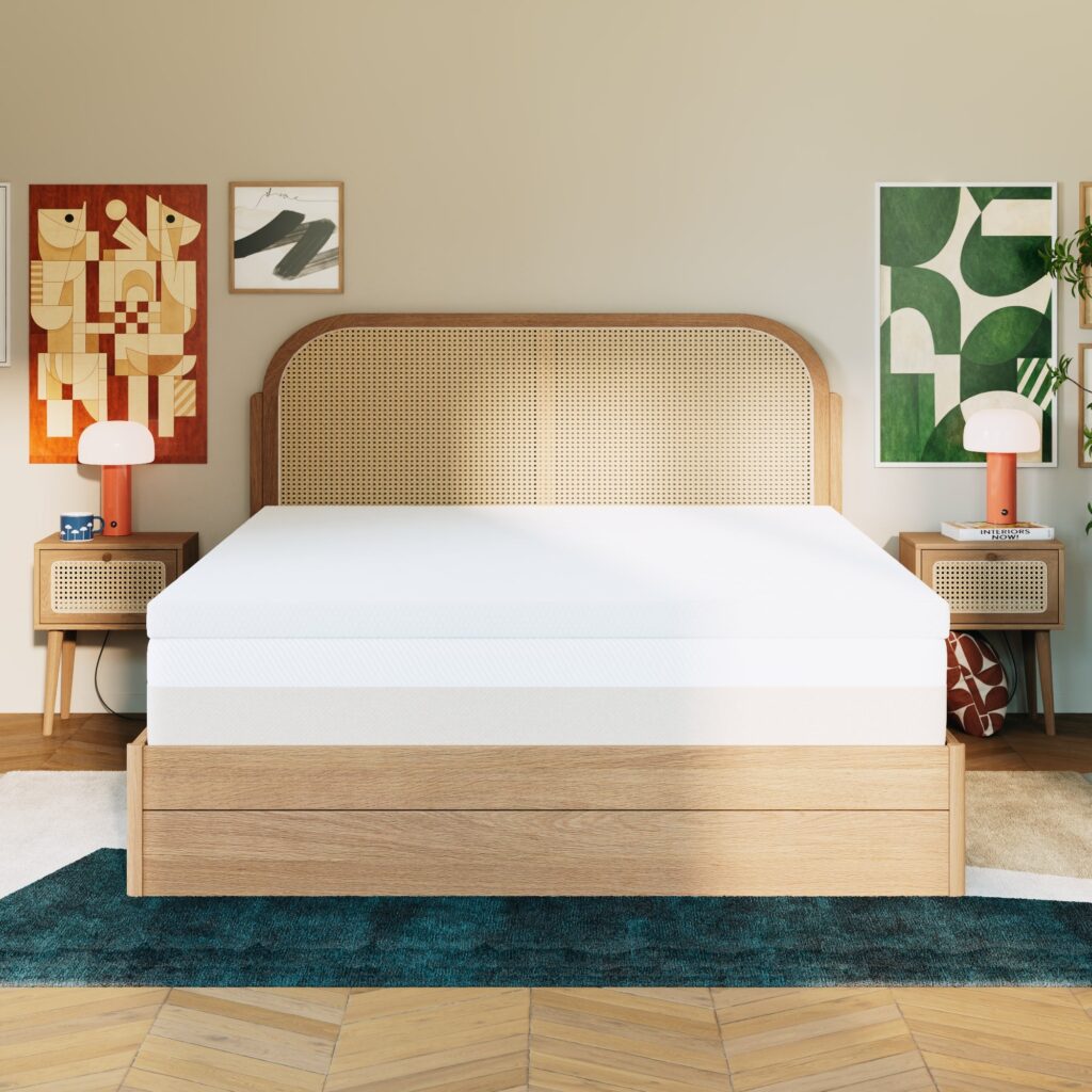 Surmatelas Bambou Slome posé sur un lit dans une chambre