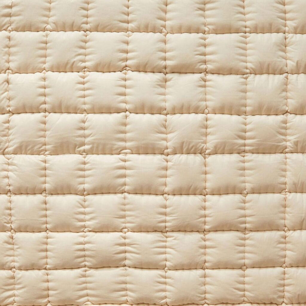 Detail de la laine merinos du surmatelas Sampur Fjord