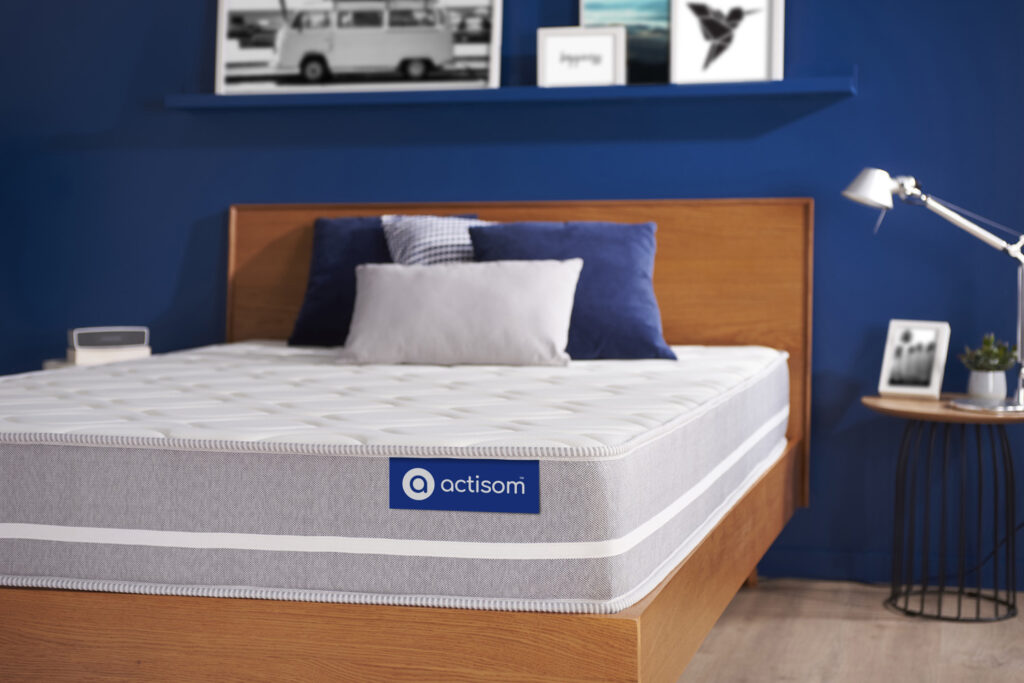 Matelas Actisom Actiflex Touch vu de près sur un lit