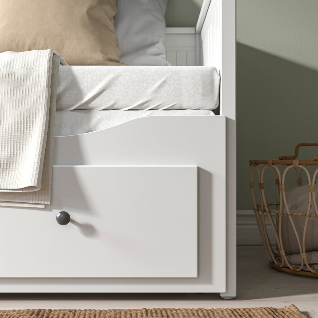 Lit banquette IKEA HEMNES, détail du dossier