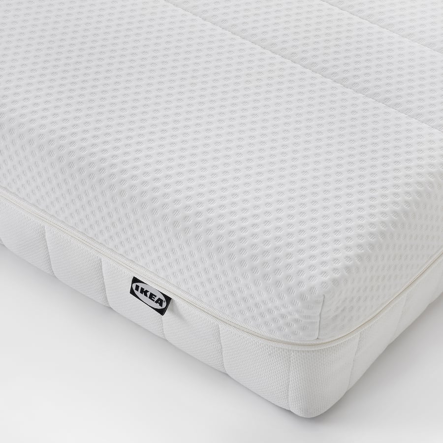 Matelas IKEA ÅKREHAMN, gros plan sur l'angle de la housse