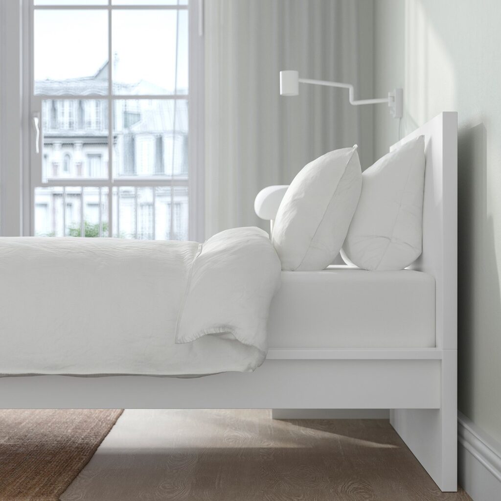 Côté réglable du cadre de lit IKEA MALM
