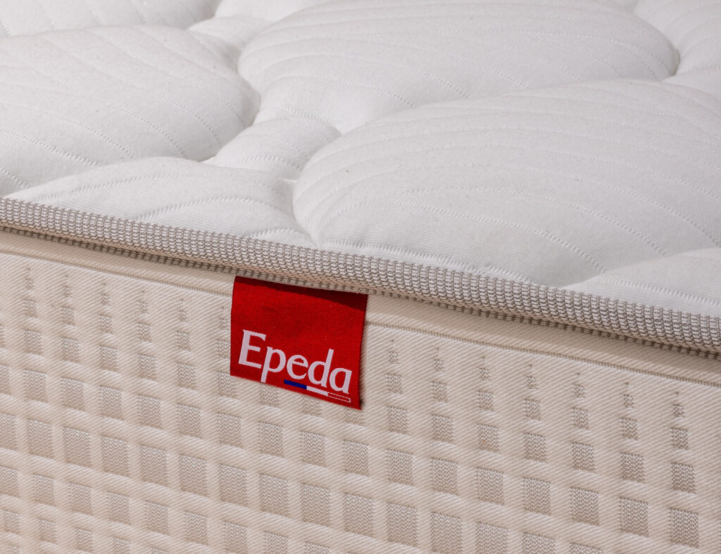 Matelas Épéda Nacrée – étiquette de marque et plate-bande