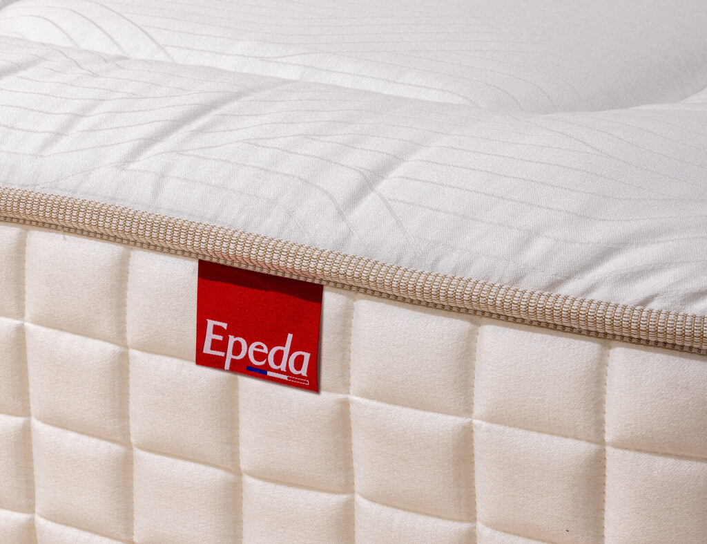 Matelas Épéda Orfèvre – étiquette de marque et plate-bande