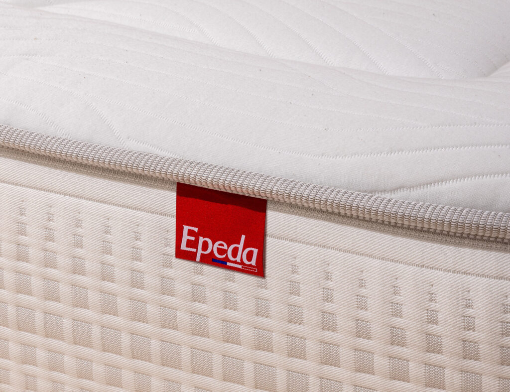 Matelas Épéda Vermillon – étiquette de marque et plate-bande