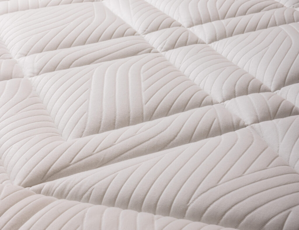 Matelas Épéda Vermillon – gros plan du matelassage