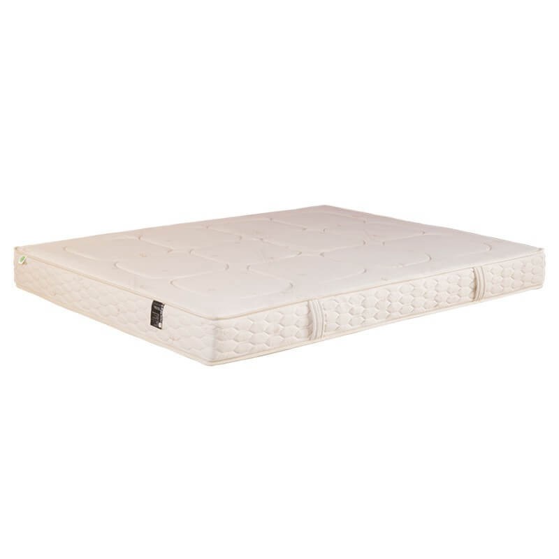 Matelas en latex naturel Noctéa sur fond blanc