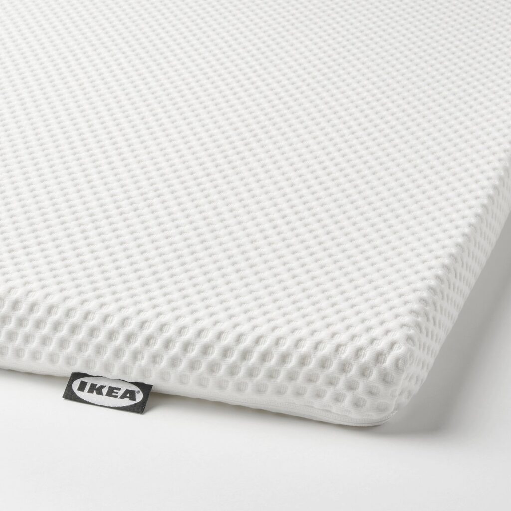 Surmatelas IKEA NORDBERGET, gros plan sur le tissu de la housse