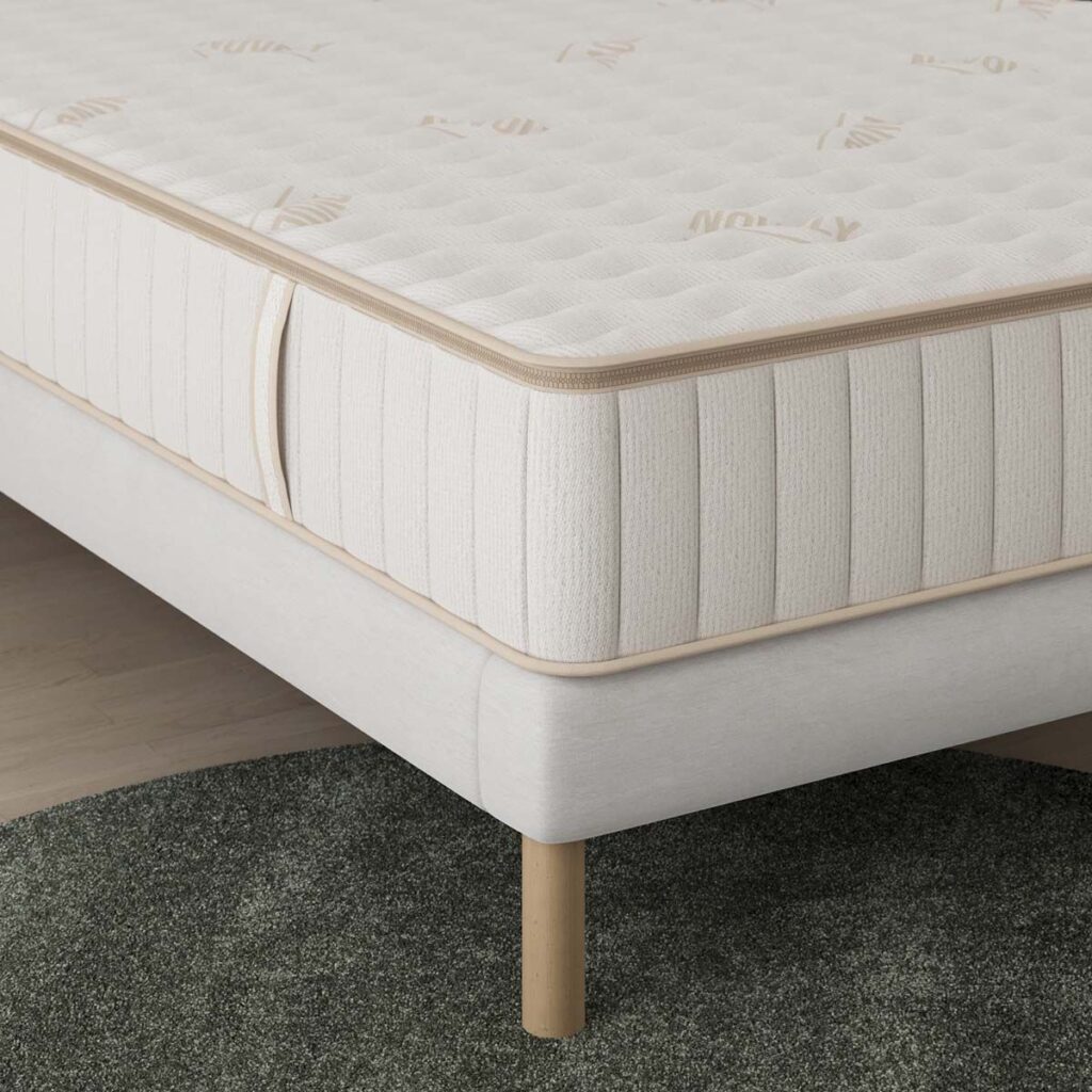 Matelas Novoly Novoflex, vue d'angle de la housse matelassée