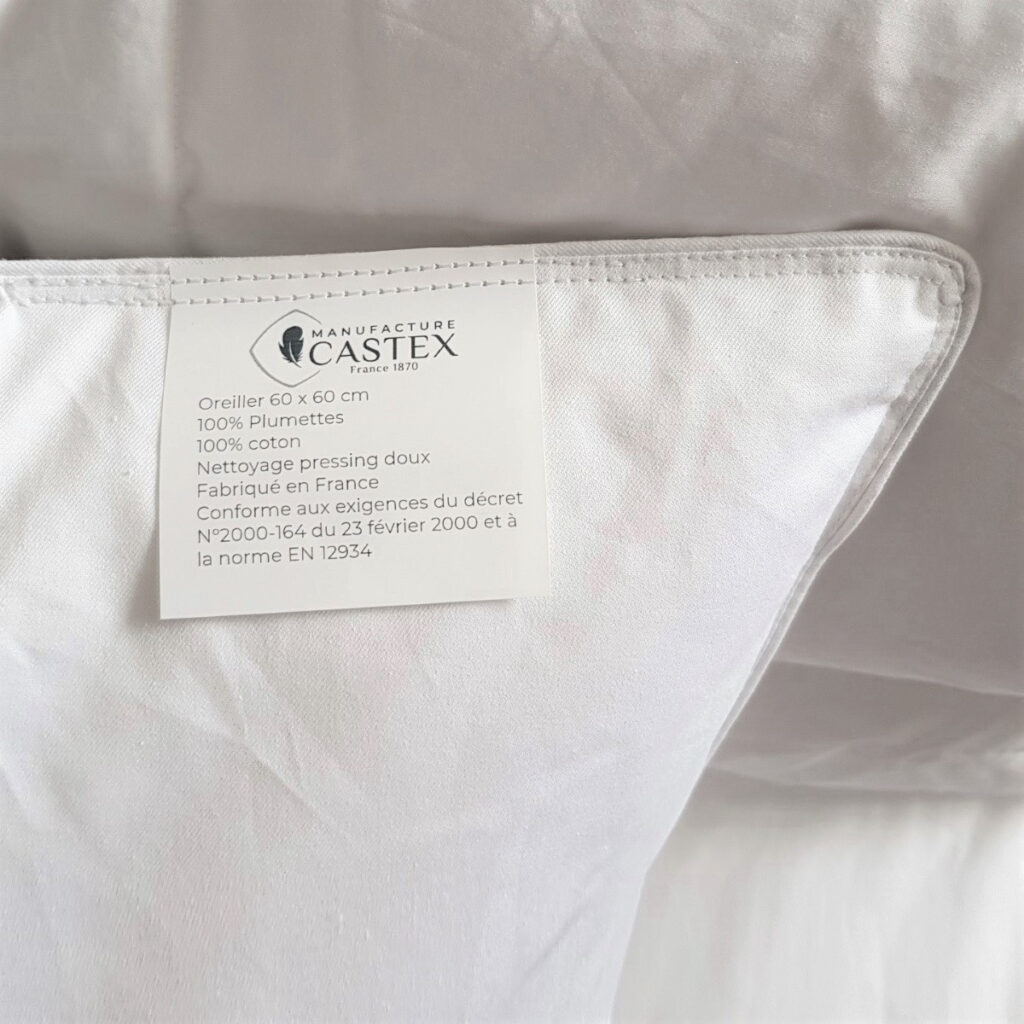 Oreiller Plumes Castex installé dans une chambre