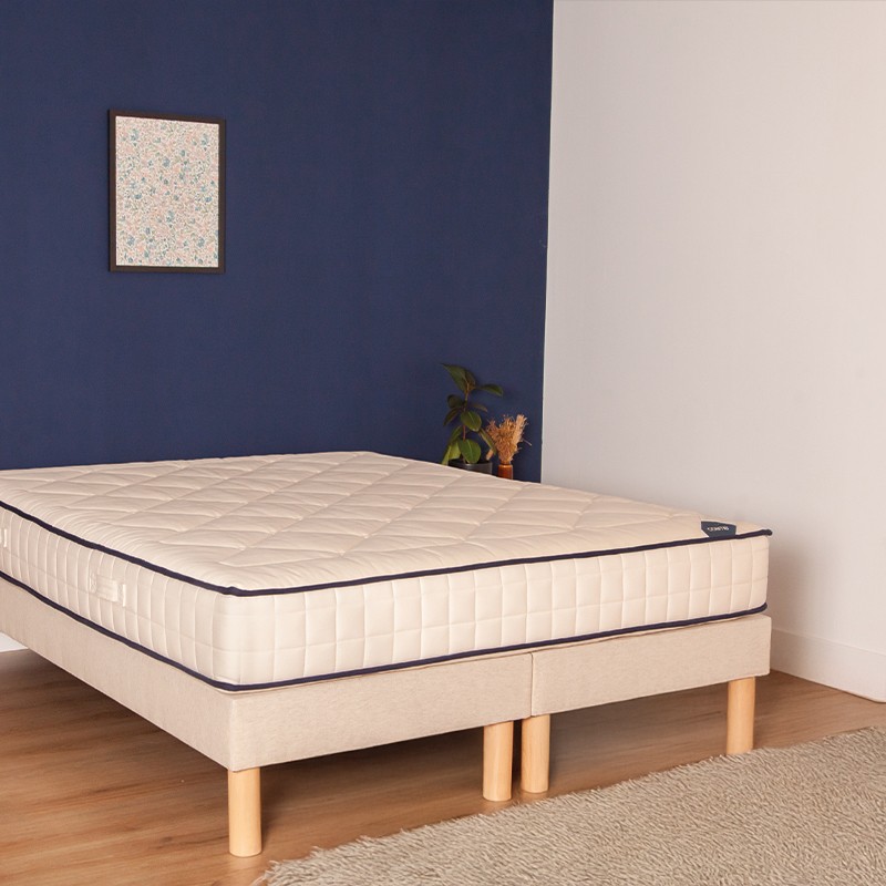 Matelas Cosme Latex et Ressorts Moelleux vu de trois quarts