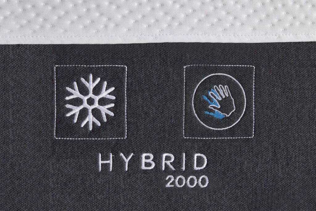 Serta Hybrid 2000 – étiquette brodée du modèle sur la bande latérale