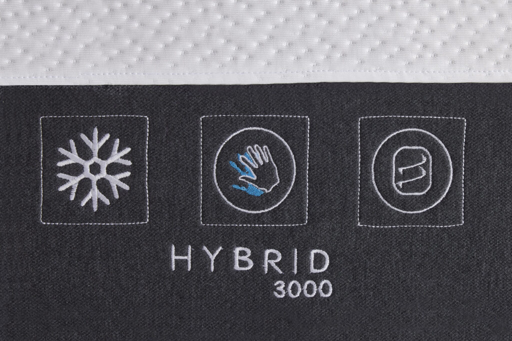 Serta Hybrid 3000 – étiquette brodée du modèle sur la bande latérale