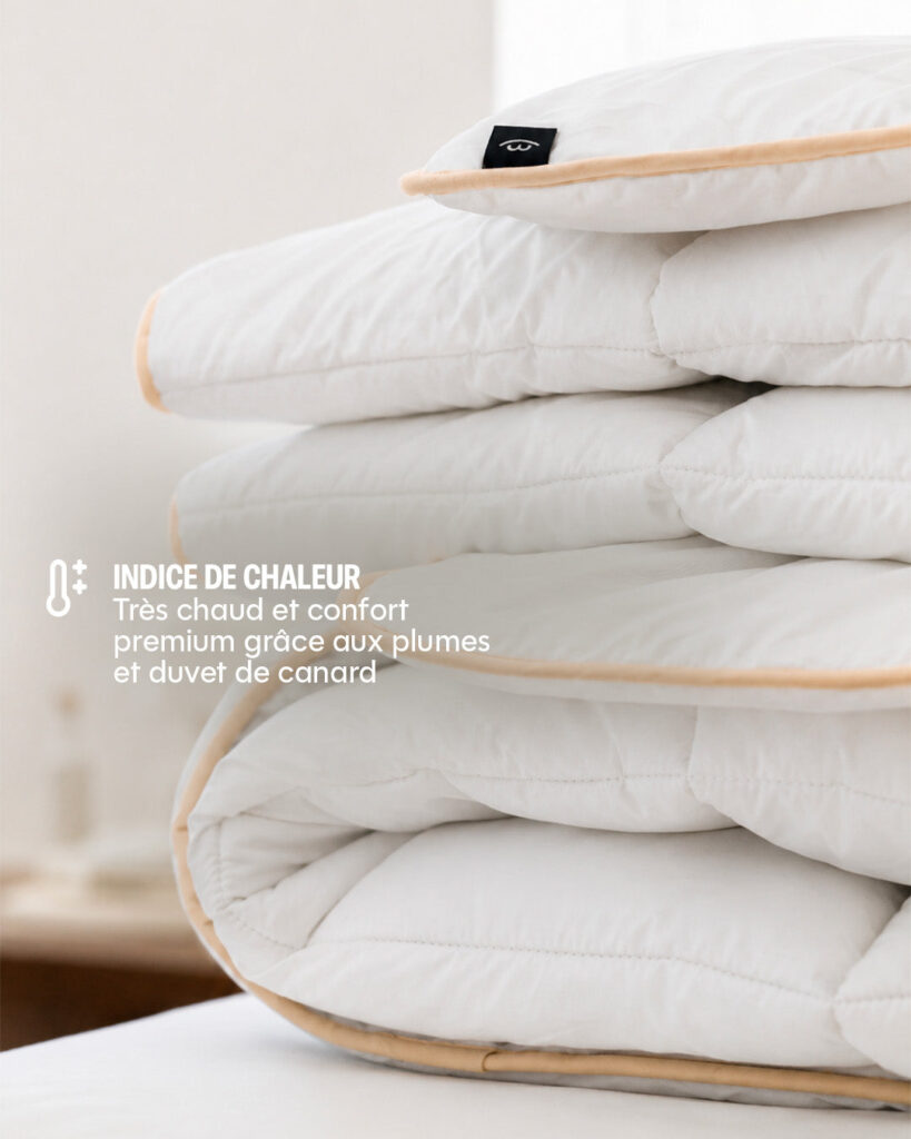Couette Hiver Drimz pliée en pile, mention indice de chaleur très chaud