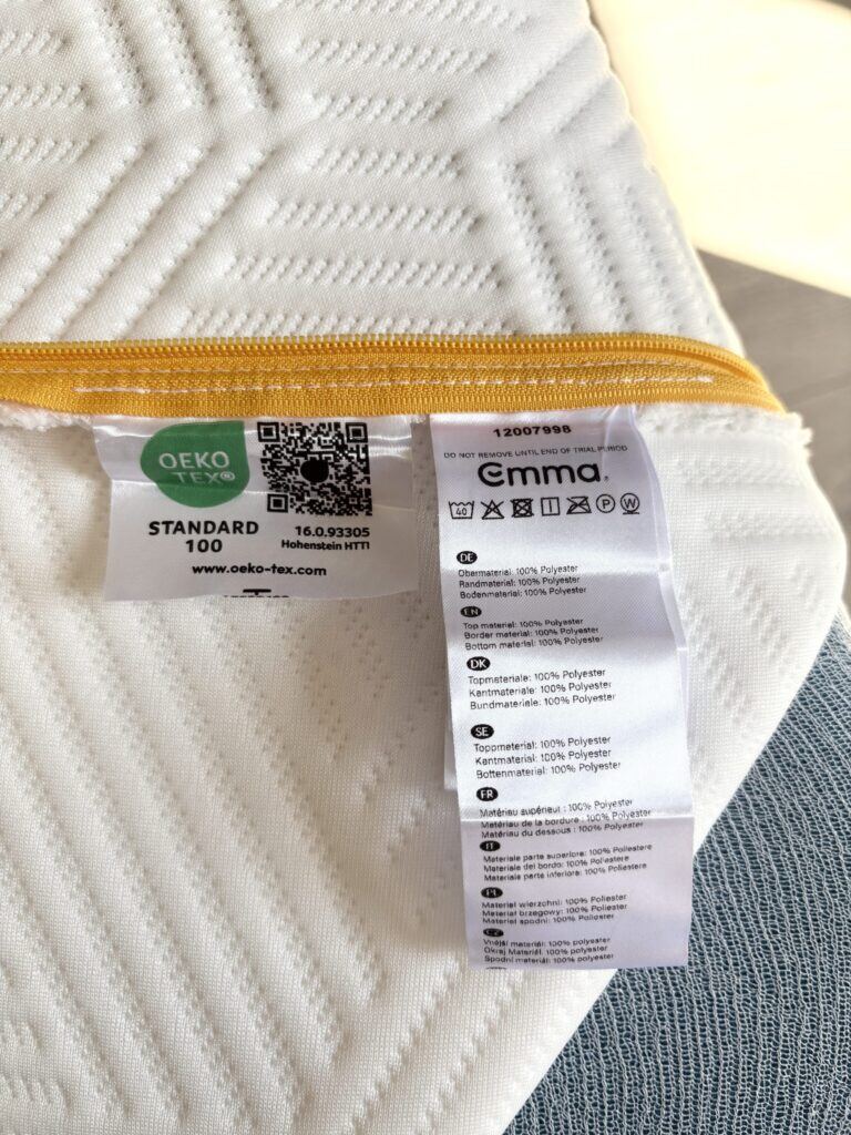 Étiquettes de la housse de l'Emma Original Pro avec le label OEKO-TEX Standard 100