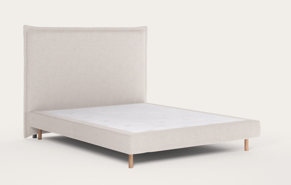 Lit Cocoon de Litier Français en tissu chiné naturel, vue de trois quarts sur fond clair