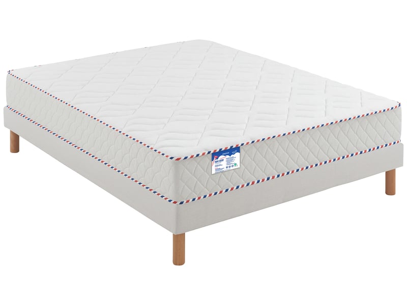 Matelas Mérinos Mamie Cherry 2 sur un sommier à pieds bois