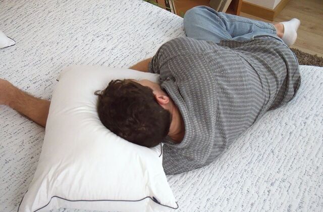 Meilleur oreiller pour dormir sur le ventre