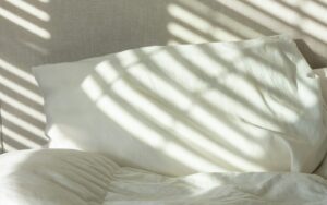 Quelle taille d&rsquo;oreiller choisir ? Les tailles standard en France