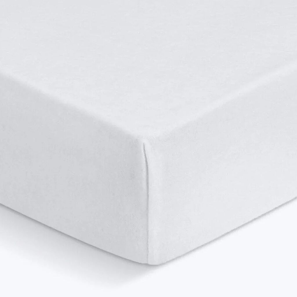 Angle d’un matelas couvert par le protège-matelas molletonné Slome
