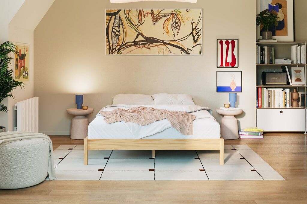 Sommier Leni de Slome avec matelas et linge de lit dans une chambre claire