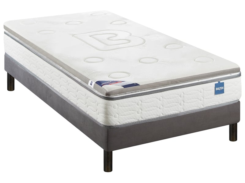Surmatelas Bultex Memo 5 posé sur un matelas et un sommier