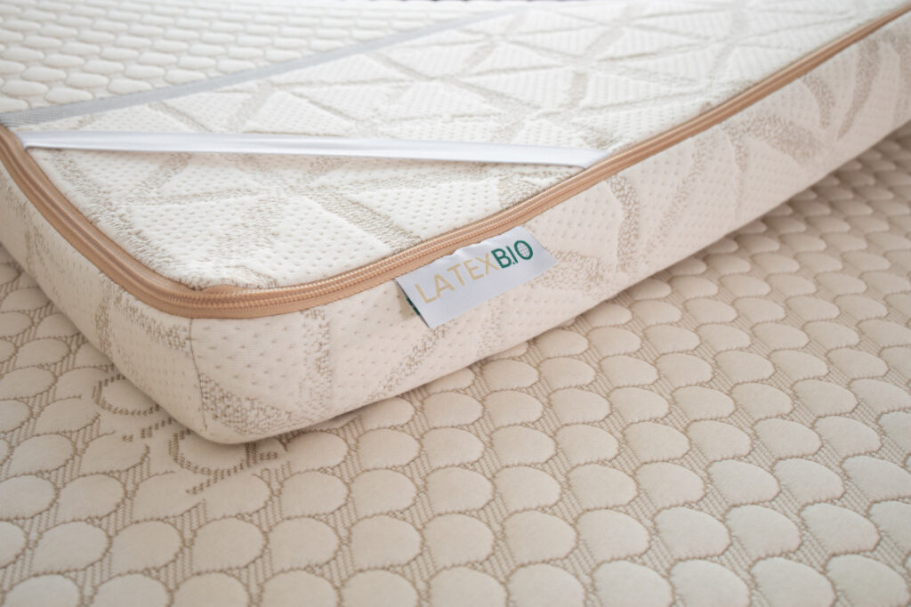 Housse en coton biologique et étiquette du surmatelas LatexBio