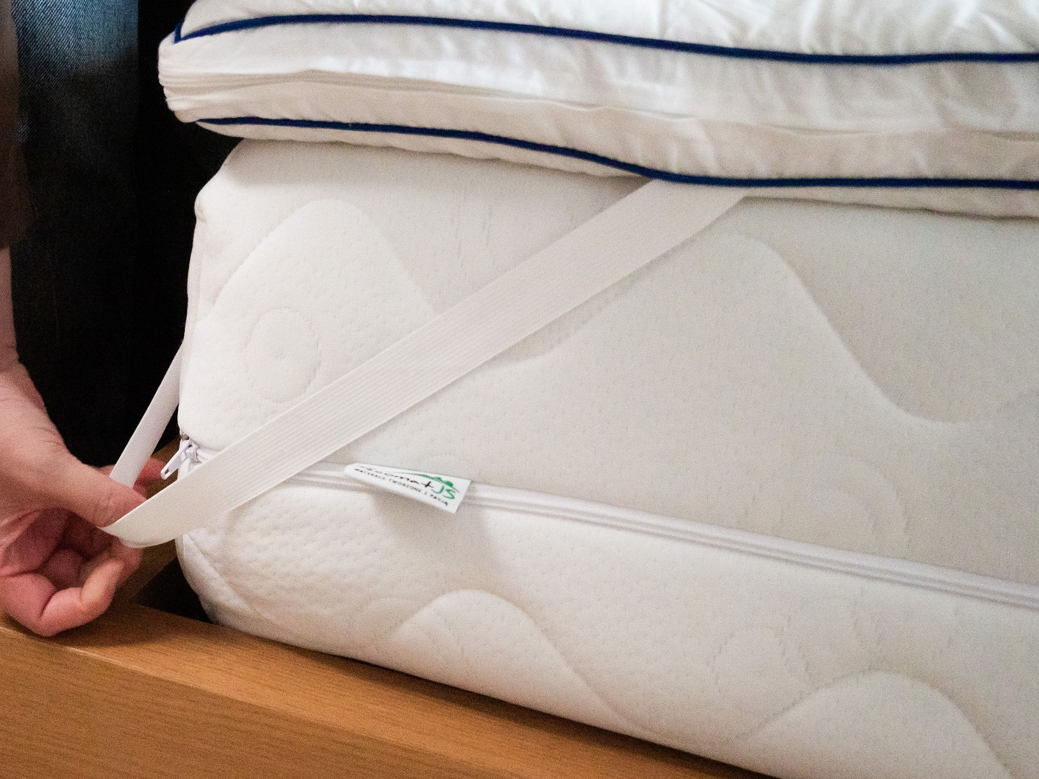 Élastique d'angle du Bdreams Soft passé sous le matelas